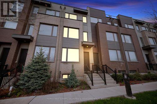 3-120 Frederick Tisdale Dr, North York, ON, M3K0A8 | Card Image