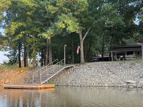 261 Lake View Dr, Bath Springs, TN, 38311-4536 | Card Image