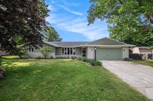 2418 Fountain Ln, Stevensville, MI, 49127-1324 | Card Image