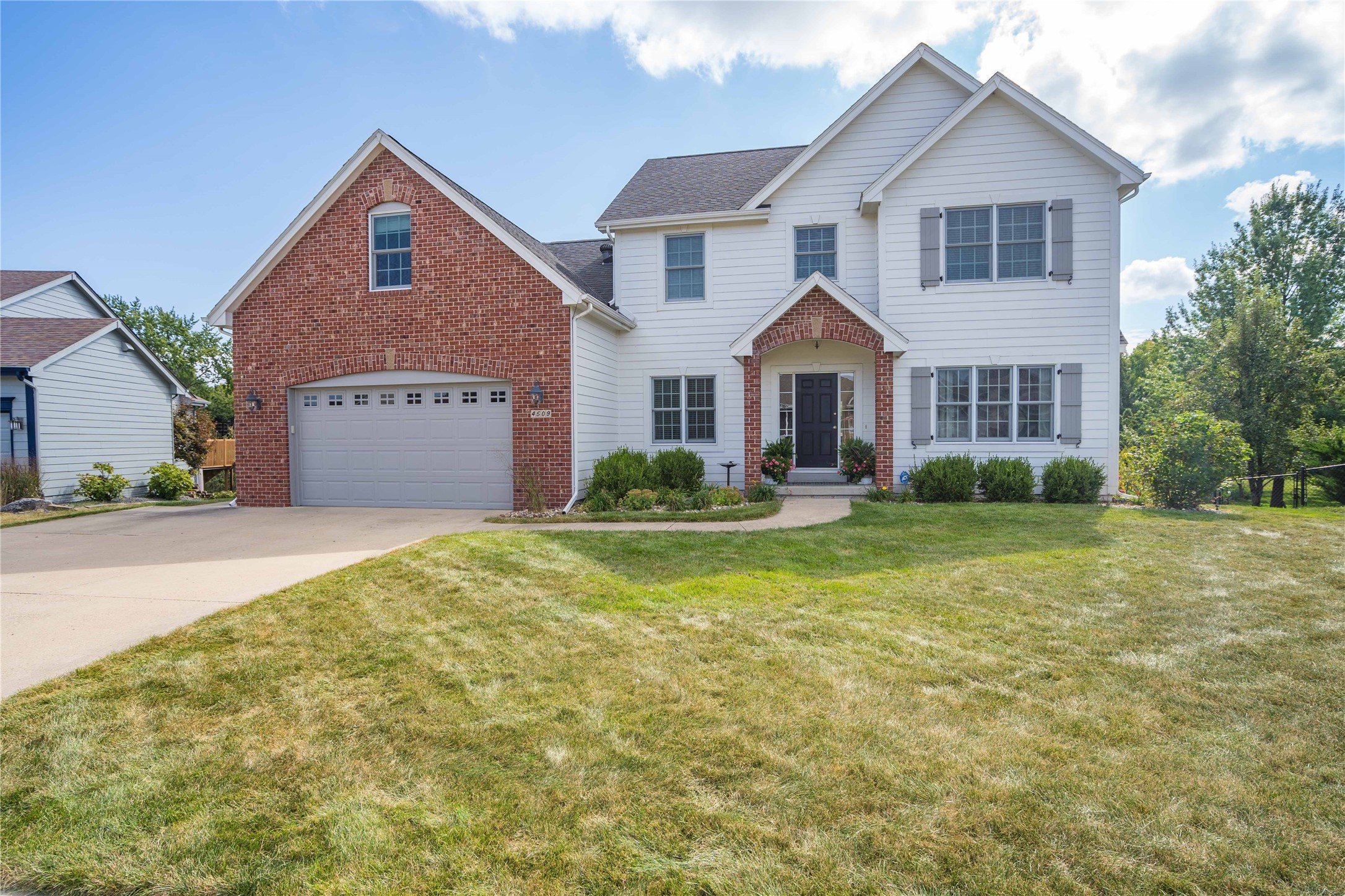 Bluegrass Dr, Ankeny, IA 50023