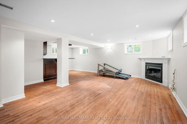 1 Winslow St, House other with 3 bedrooms, 3 bathrooms and 2 parking in Etobicoke ON | Image 23