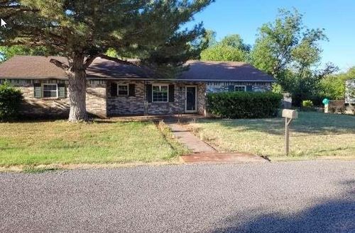 1216 W Demont St, Memphis, TX, 79245-3131 | Card Image