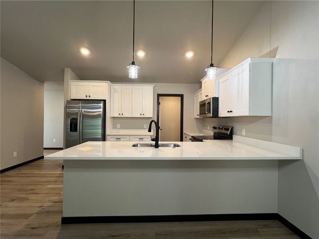 817 Prairie View Dr, Condo with 4 bedrooms, 3 bathrooms and null parking in West Branch IA | Image 6