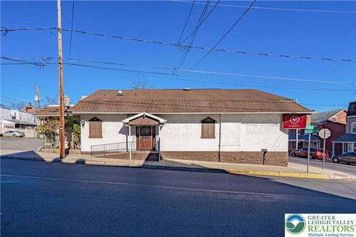 754 Cherokee St, FOUNTAIN HILL, PA, 18015-1127 | Card Image
