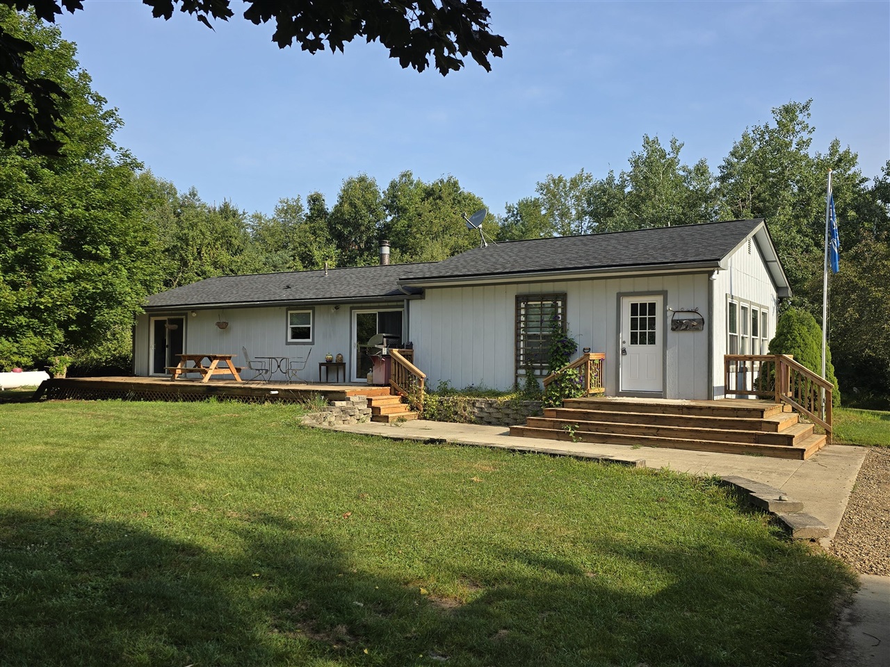 Sharon Hollow Ln, Manchester, MI 48158