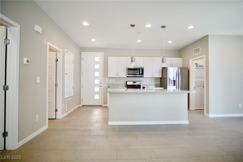 unit-305-11250 Hidden Peak Ave, Las Vegas, NV, 89135-3598 | Card Image