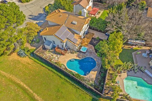 3327 Colonial Ct, Fairfield, CA, 94534-7141 | Card Image