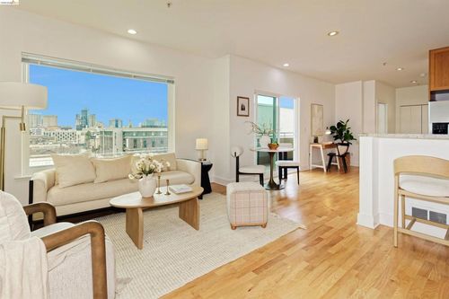 404-371 371 30th Street, Oakland, CA, 94609 | Card Image