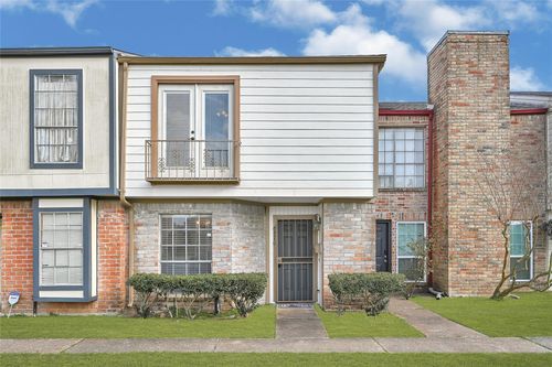 55-6370 Creekbend Dr, Houston, TX, 77096-5661 | Card Image