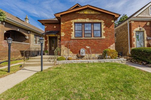 3739 Wenonah Ave, Berwyn, IL, 60402-3949 | Card Image