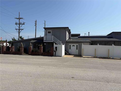 8915 S Broadway, Unincorporated, MO, 63125 | Card Image