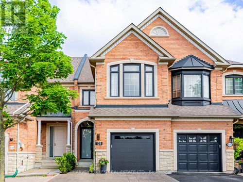 128 Kingsbridge Cir, Thornhill, ON, L4J8P2 | Card Image