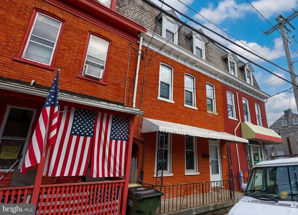 Coral St, Lancaster, PA 17603
