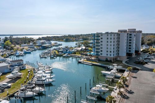 105-and-slip-38-4425 Arendell St, Morehead City, NC, 28557-2796 | Card Image