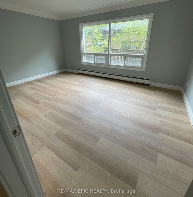 4 - 569 Dufferin Ave, Home with 3 bedrooms, 1 bathrooms and 1 parking in London ON | Image 4