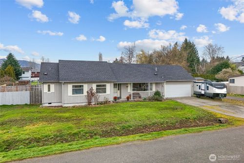 209 8th Ave N, Algona, WA, 98001-4304 | Card Image