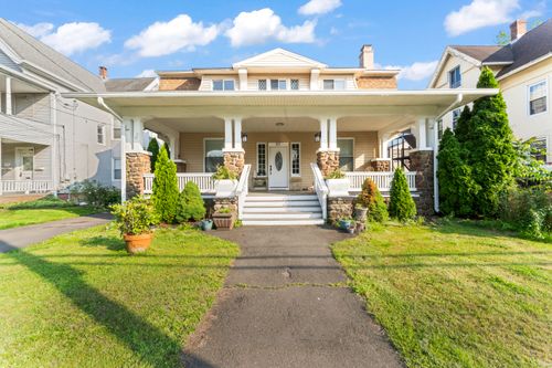 82 Main St, West Haven, CT, 06516-4718 | Card Image