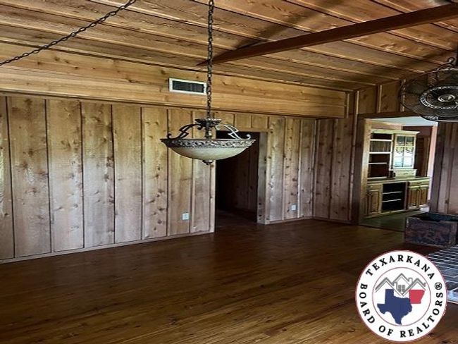 327 Crudip Ln, Home with 2 bedrooms, 2 bathrooms and null parking in Texarkana TX | Image 8