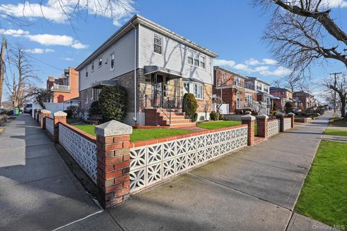 95 149th Ave, Ozone Park, NY, 11417-2914 | Card Image