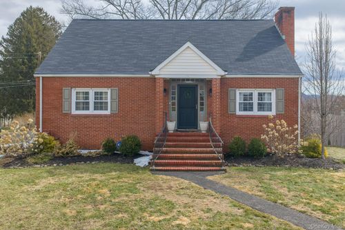 5 Sunrise Ter, New Windsor, NY, 12553-7557 | Card Image