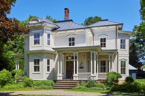 31 Chestnut St, Rhinebeck, NY, 12572-1501 | Card Image