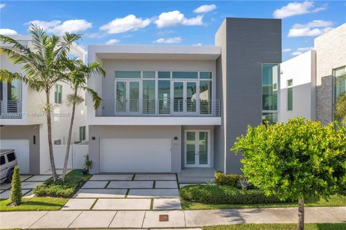 10553 Nw 67th Ter, Doral, FL, 33178-3898 | Card Image