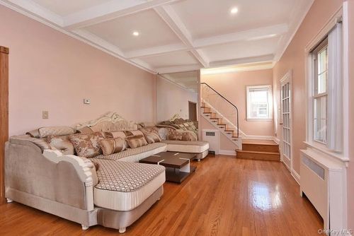 108 67th Ave, Forest Hills, NY, 11375-2337 | Card Image