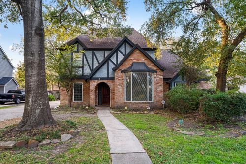 6714 Brittany Park Ln, Houston, TX, 77066-3846 | Card Image