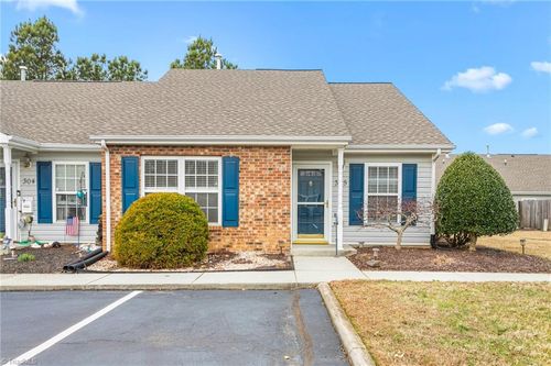 305 Glen Gate Circle, Kernersville, NC, 27284 | Card Image