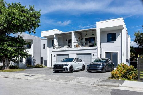 4-2061 Washington Ave, Opa Locka, FL, 33054-2860 | Card Image