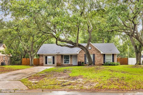 6929 Red Bud Ln, Ocean Springs, MS, 39564-8424 | Card Image