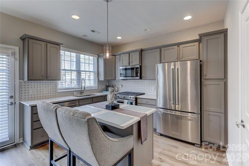 905 Lyndley Dr, Fort Mill, SC, 29708-6551 | Card Image