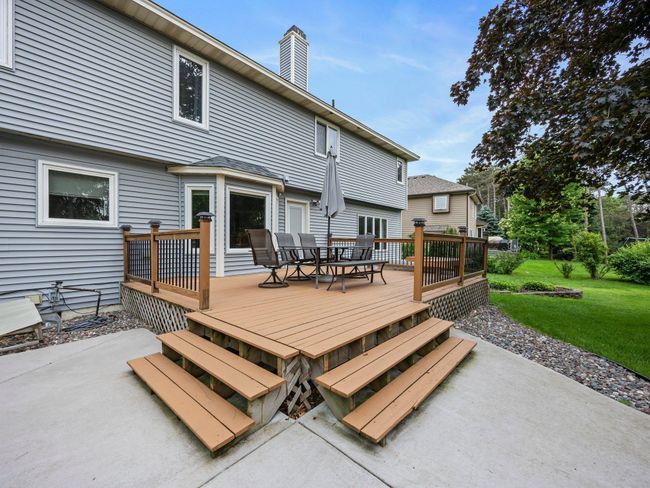 Beautiful Back Deck | Image 49