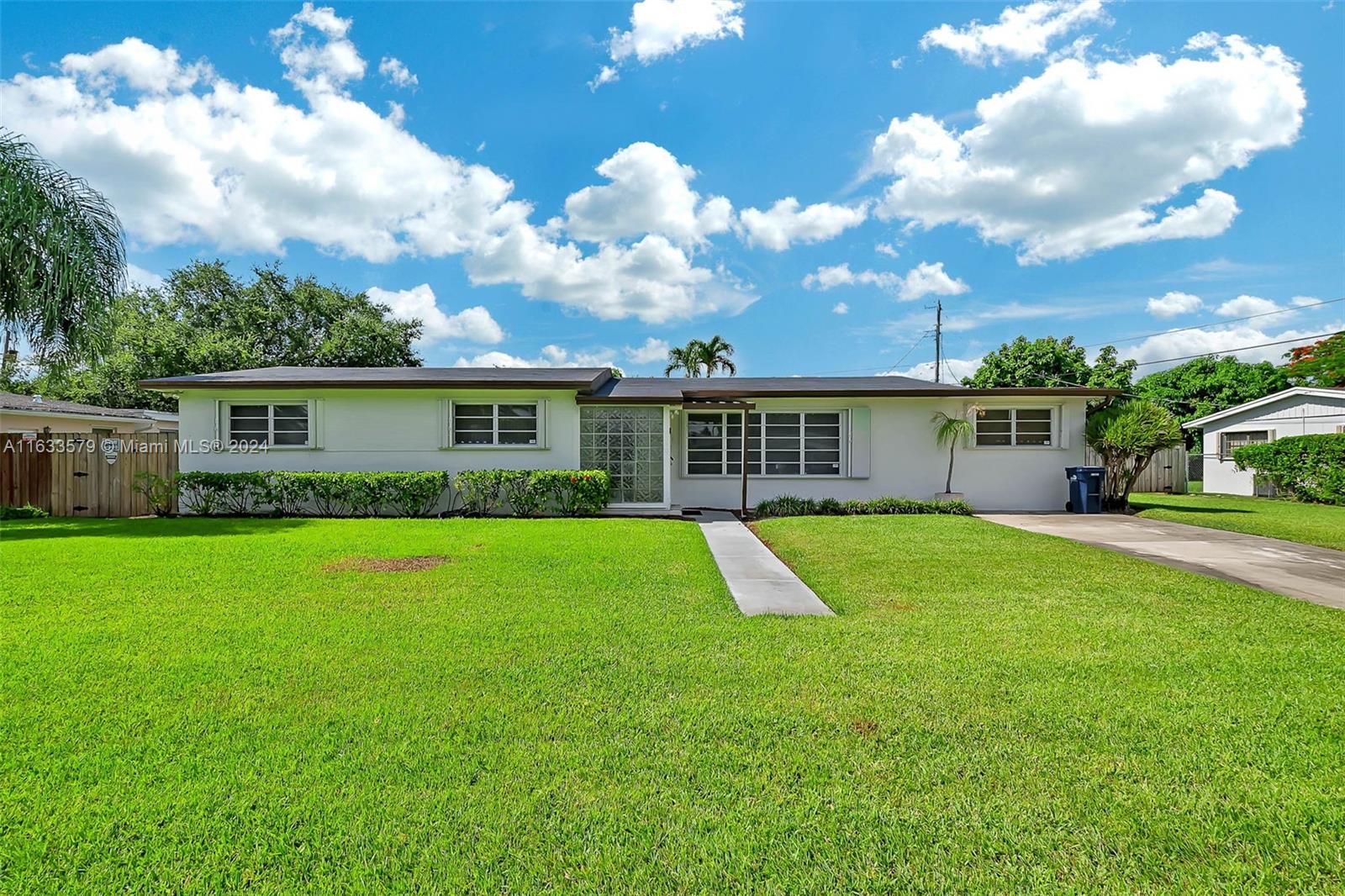 165th St, Palmetto Bay, FL 33157