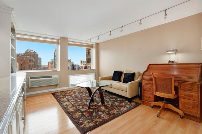 APT-17N - 1110 N Lake Shore Dr, Condo with 3 bedrooms, 3 bathrooms and 1 parking in CHICAGO IL | Image 25