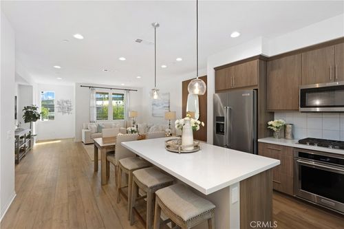 8927 Orangethorpe Ave, Buena Park, CA, 90621-1178 | Card Image