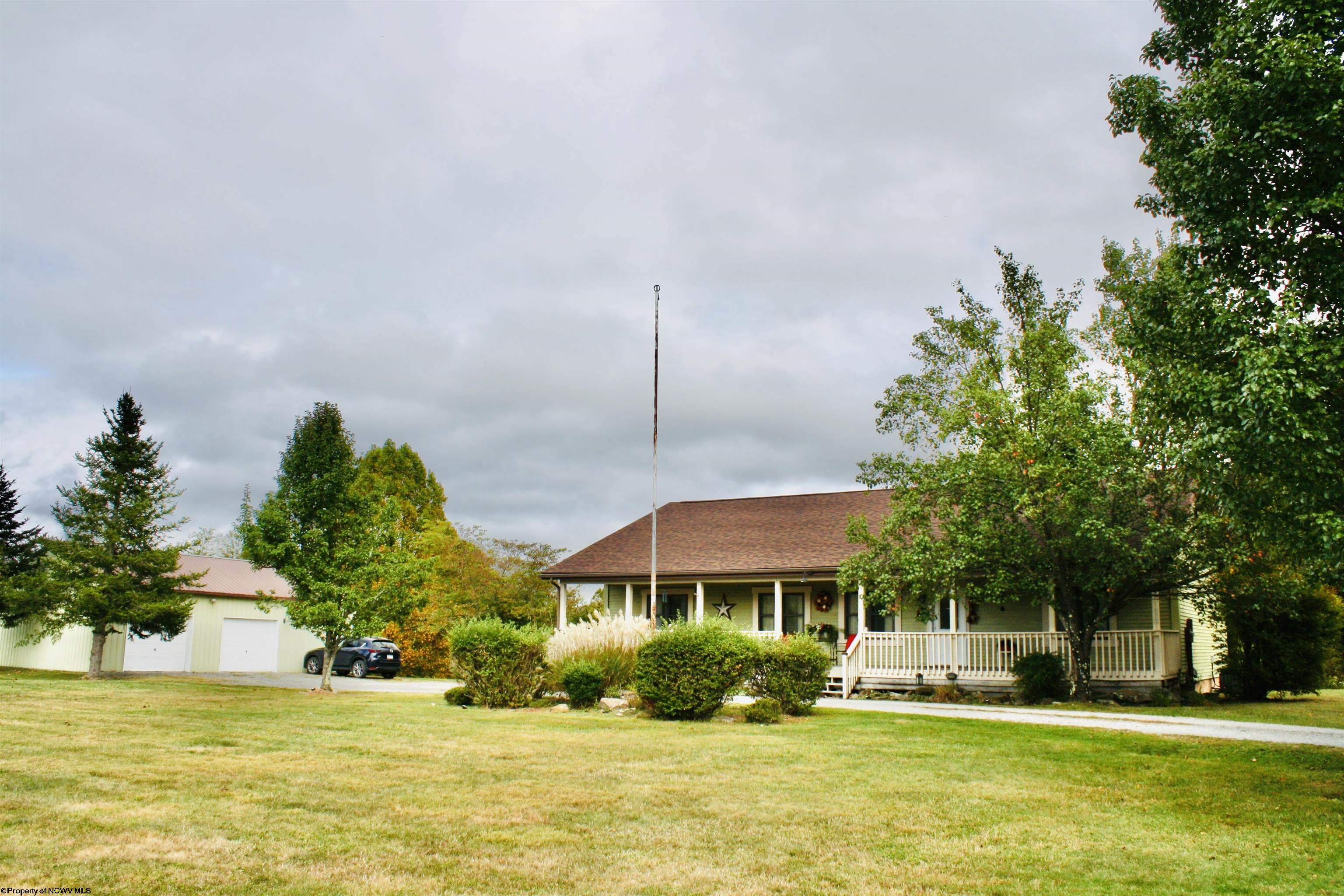 Briarcliff Dr, Kingwood, WV 26537