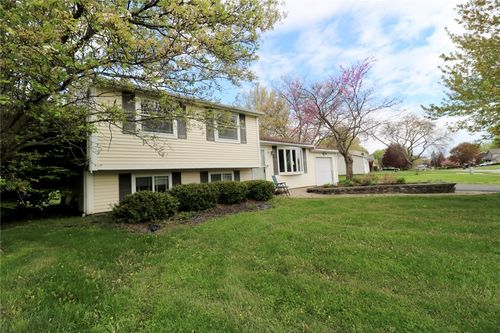 11 Glenside Way, Greece, NY, 14612 | Card Image