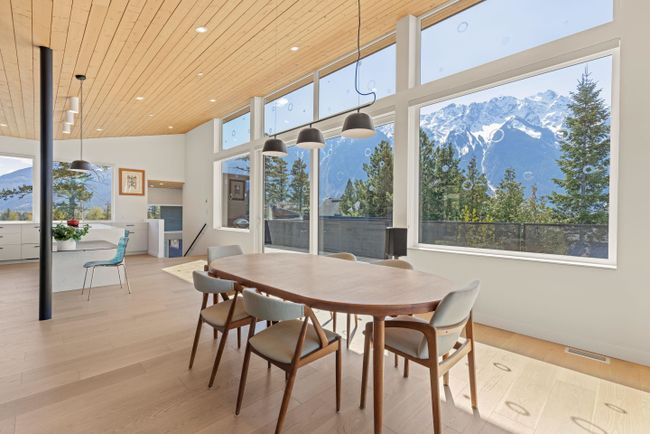 1764 Pinewood Drive, House other with 5 bedrooms, 4 bathrooms and 5 parking in Pemberton BC | Image 8