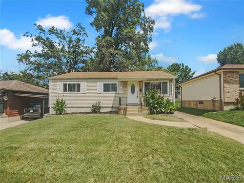 9121 Niger Dr, Affton, MO, 63123-4437 | Card Image