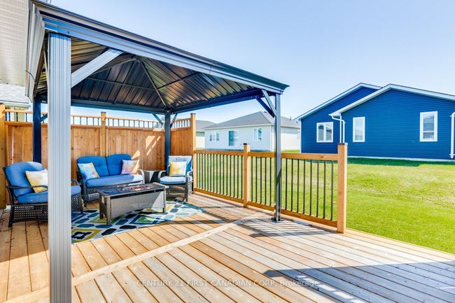 18 Windward Way N, House other with 2 bedrooms, 2 bathrooms and 2 parking in Goderich ON | Image 33