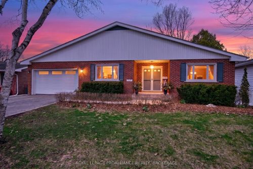 727 Aylmer Cres, Kingston, ON, K7M6E5 | Card Image