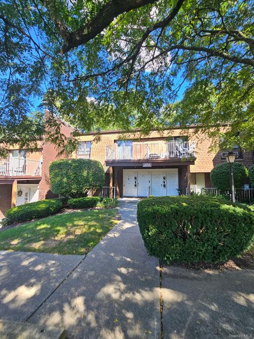 apt-11-424 Carpenter Ave, Newburgh, NY, 12550-3333 | Card Image