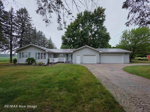 11904 Peet Rd, Chesaning, MI, 48616-9574 | Card Image