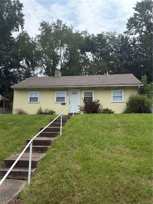 213 Caruso Dr, Monroeville, PA, 15146-3113 | Card Image
