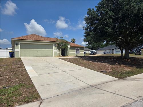 8025 Cardinal Winds Ln, Mascotte, FL, 34753-8886 | Card Image