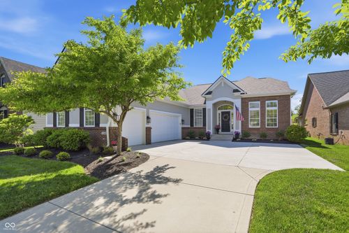 15486 Mission Hills Dr, Carmel, IN, 46033-8152 | Card Image