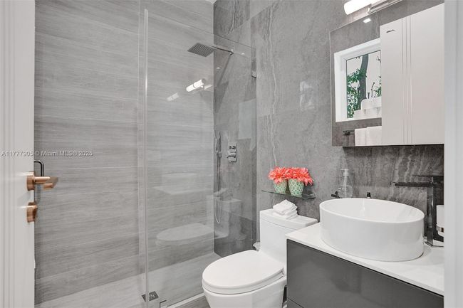 201 Buttonwood Dr, House other with 5 bedrooms, 7 bathrooms and null parking in Key Biscayne FL | Image 23
