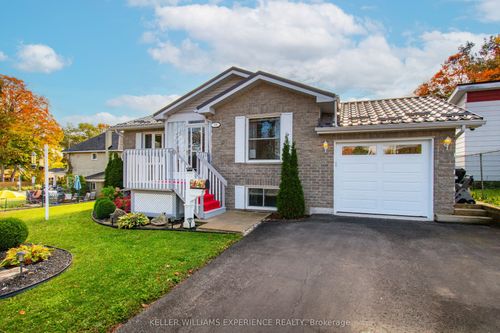 789 Montreal St, Midland, ON, L4R1G9 | Card Image