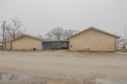 2220 Champaign Ave, Mattoon, IL, 61938-2764 | Card Image